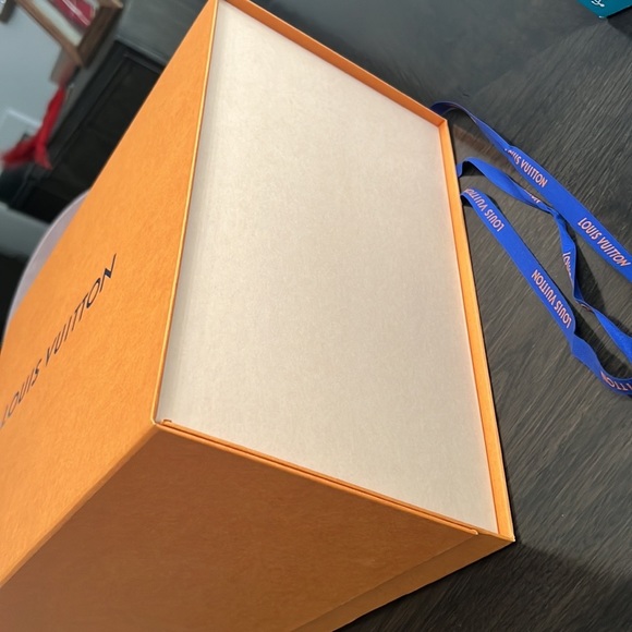 LV large box - Picture 2 of 4